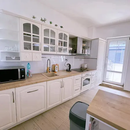 Bed & Breakfast Biomade Prag